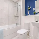 4 Bed In Oc-82616 Whitby