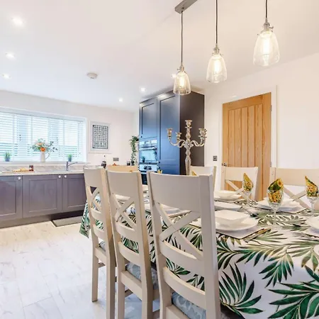 4 Bed In Oc-82616