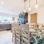 4 Bed In Oc-82616