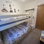 בית נופש 4 Bed In Oc-82616 *