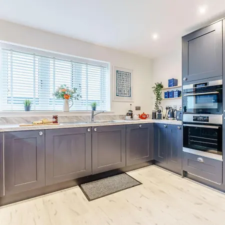 4 Bed In Oc-82616 Holiday home Whitby