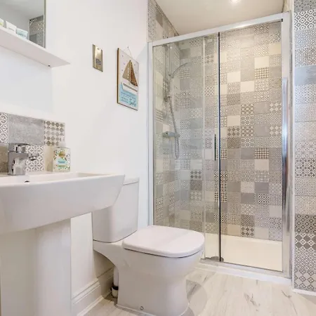 4 Bed In Oc-82616 * וויטבי