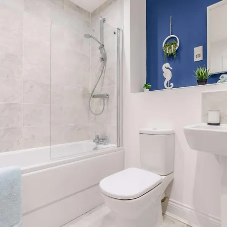 4 Bed In Oc-82616 Whitby