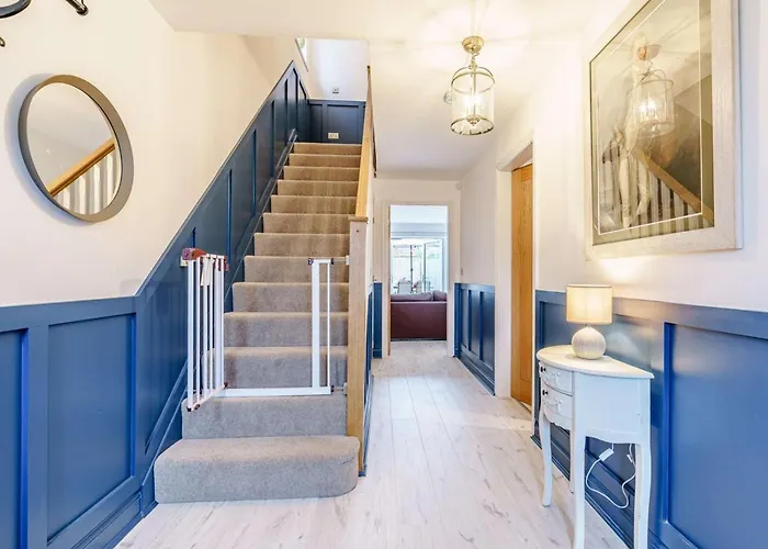 4 Bed In Oc-82616 Whitby