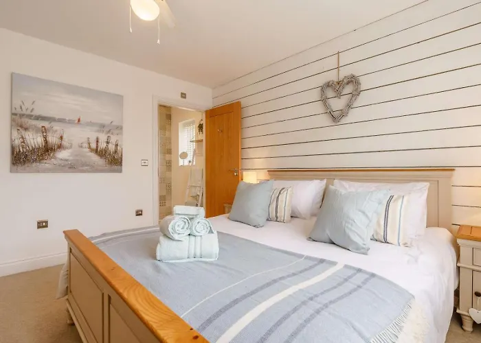 4 Bed In Oc-82616 Holiday home