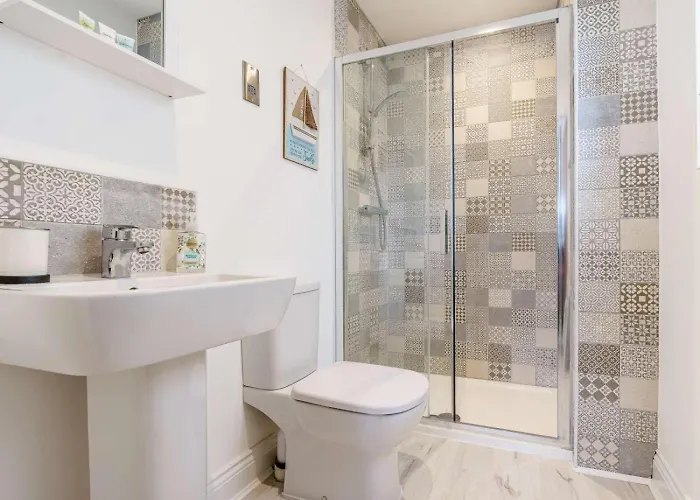 4 Bed In Oc-82616 * Whitby