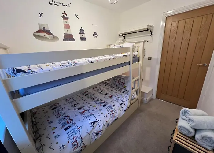 Holiday home 4 Bed In Oc-82616 *