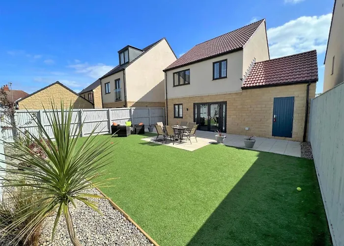 4 Bed In Oc-82616 Holiday home Whitby